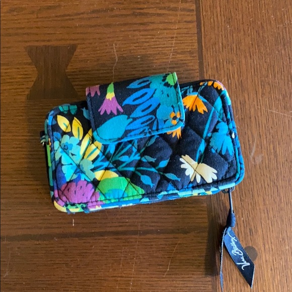 Vera Bradley Handbags - Vera Bradley clutch/wristlet